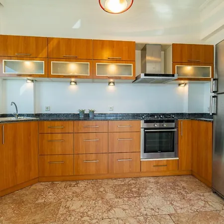 Apartment In The Hearth Of City, Seaview. *